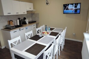 Dining - Holiday House in Wapnica Near Emerald Lake (Międzyzdroje)