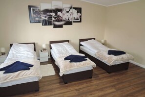 Casa | 2 quartos, individualmente mobiliados, roupa de cama