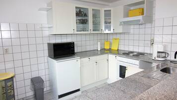 Apartment | Private kitchen | Toaster, highchair