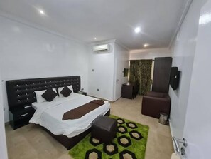 패밀리룸, 발코니, 시내 전망 | 책상, 노트북 작업 공간, 무료 WiFi