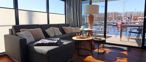 Mobile Home | Living room