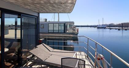 Hausboot in Boltenhagen