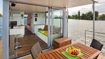 Mobile Home | Dining