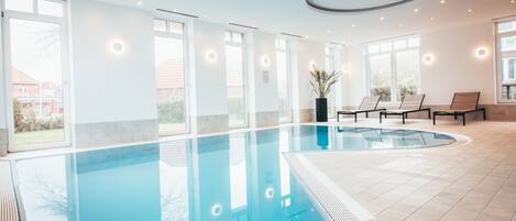 Apartamento | Piscina | Una piscina cubierta, una piscina al aire libre
