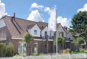 Apartment | Exterior - Komfortable Wohnung mit SPA und Pool (Langeoog)