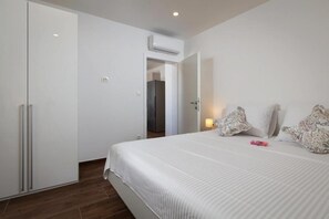 2 bedrooms, individually furnished - Apartments Nona in Selca - Sumartin (Selca)
