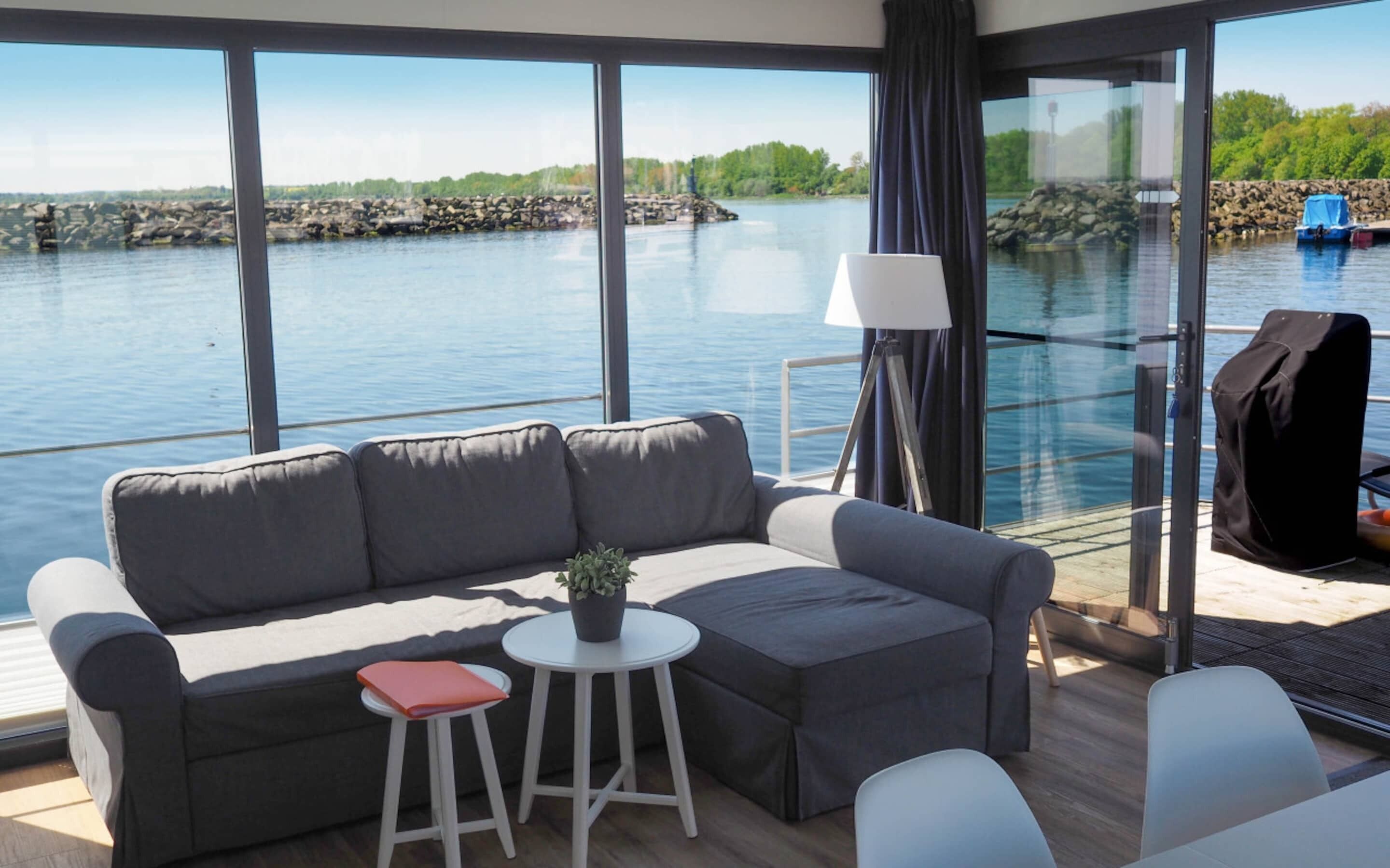 Mobile Home | Living room