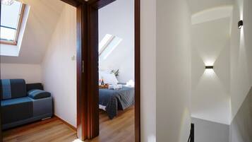 House | 2 bedrooms, individually furnished, bed sheets