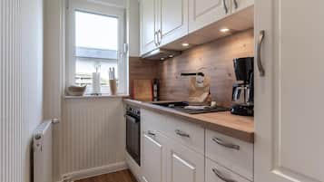 Apartment | Private kitchen | Electric kettle, toaster