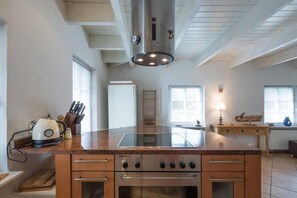 Private kitchen - Charmantes Reetdachhaus in Lehe (Lehe)