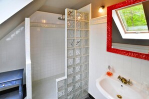 Bathroom - Large Holiday Villa With Fireplace and Garden (gmina Polanów)
