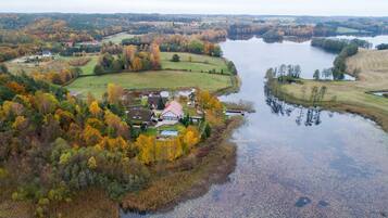 ุงูู
ูุดุฃุฉ ู
ู ุงูุฎุงุฑุฌ