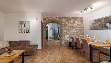 House | 4 bedrooms, Internet