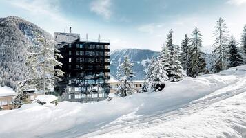 المنشأة من الخارج