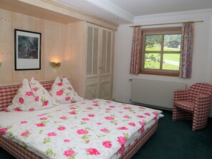2 bedrooms, individually furnished, bed sheets