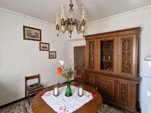 Apartment | Dining
