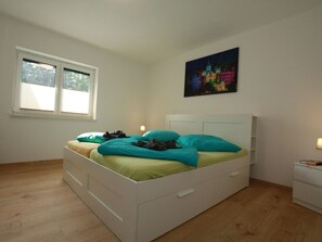 Ferienhaus | 2 Schlafzimmer, individuell eingerichtet, Bettwäsche