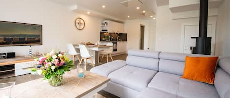 House | Private kitchen | Electric kettle, toaster