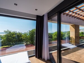 الإطلالة من المنشأة