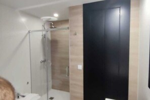 Apartment | Bathroom