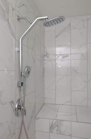 Hårtørrer, håndklæder, Sæbe, Shampoo