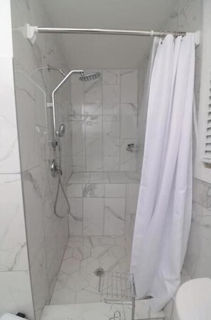 Hårtørrer, håndklæder, Sæbe, Shampoo