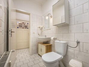 Apartment | Bathroom
