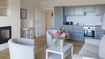 House | Private kitchen | Electric kettle, toaster