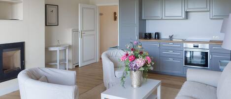 House | Private kitchen | Electric kettle, toaster