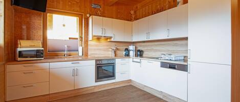 Casa | Cuina privada | Bullidora elèctrica, torradora i trona