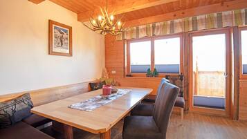 House | Dining