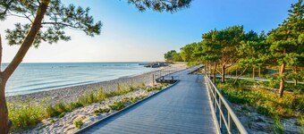 สตอรี ฮอลิเดย์ คอทเทจ, อุสโตรเนีย มอร์สกี