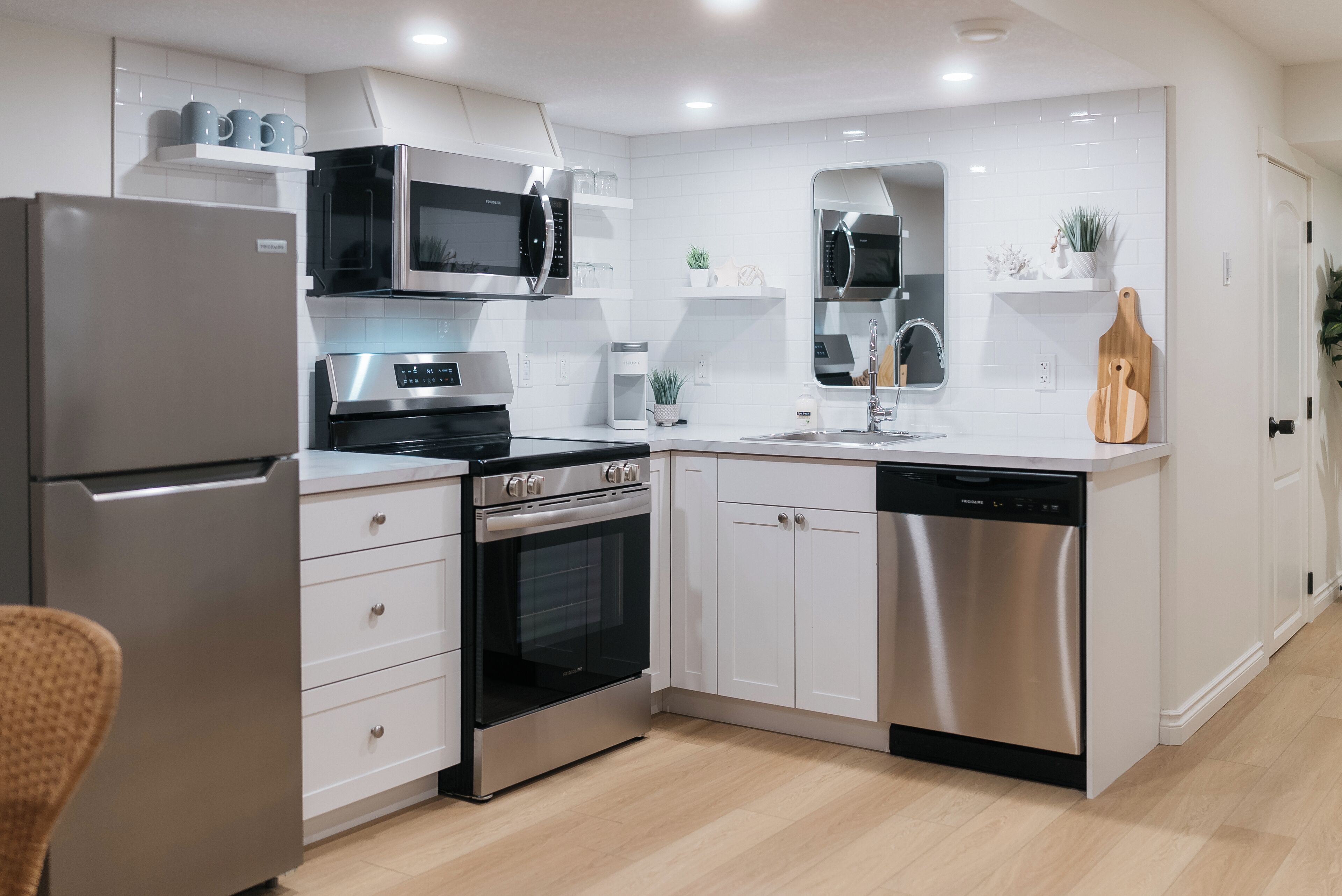 Refrigerador, microondas, horno, placa de cocina