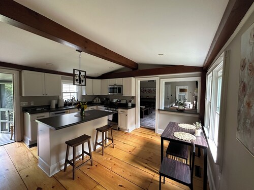 Spacious 7 bedroom house, Near jiminy Peak  in Hancock ma , In the Berkshires