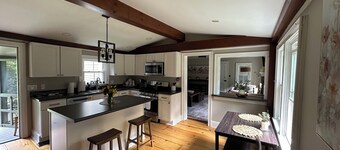 Spacious 7 bedroom house, Near jiminy Peak  in Hancock ma , In the Berkshires