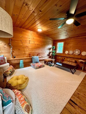 المنشأة من الداخل