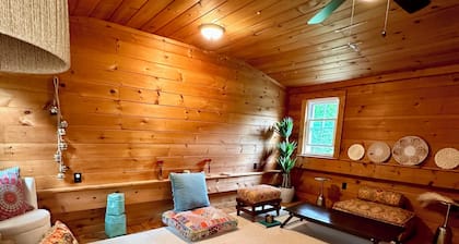 Spacious 7 bedroom house, Near jiminy Peak in Hancock ma , In the Berkshires