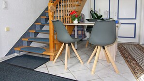 Apartment | Dining