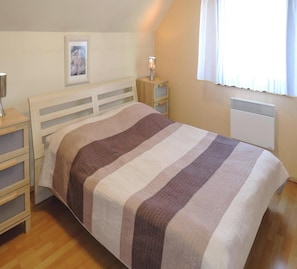 House | 3 bedrooms, individually furnished, bed sheets