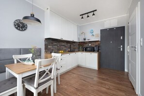 Electric kettle, toaster, highchair