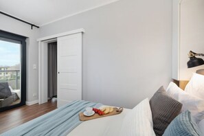 1 slaapkamer, individueel gemeubileerd, een strijkplank/strijkijzer