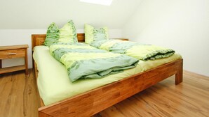 Apartemen | 2 kamar tidur dan dilengkapi dengan perabotan berbeda-beda
