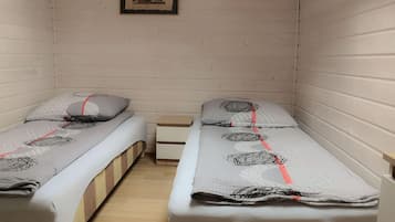 Mobile Home | 3 bedrooms, individually furnished, bed sheets