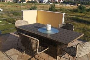 Apartment | Dining - Apartment in Privlaka Near Sandy Beaches (Privlaka)