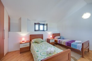 House, Accessible | 2 bedrooms, Internet - Holiday Home Ema in Tar - Vabriga (Tar-Vabriga)