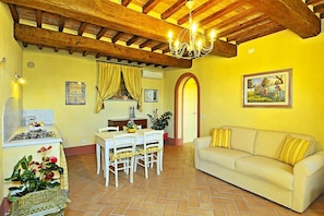 Apartment | Dining