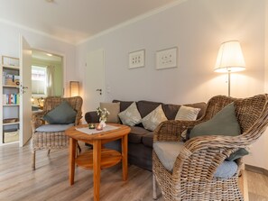 Apartment | Living room - Apartment in Garding Near North Sea & Cycling Paths (Garding)