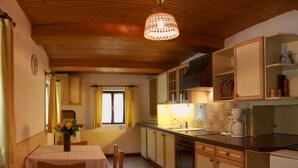 Private kitchen - Farmhouse in Afritz Near Gerlitzen Ski Center (Treffen)