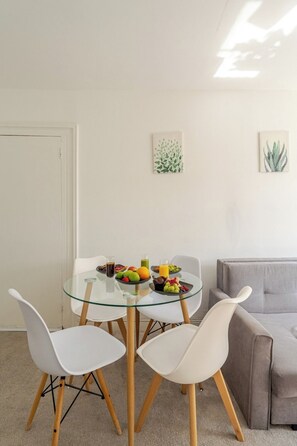 Apartment | Dining