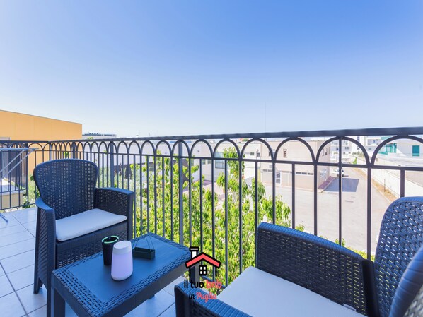 Property grounds - 3 Bnb delle Nazioni with parking,9min Airport Sea (Bitonto)